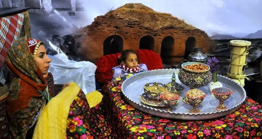 غذاهای خیابانی، پرطرفدار اما آسیبپذیرند/ گردشگری خوراک، محصولی نوپا با خلاقیتی نامحدود در جذب گردشگر است/ حدود ۳۳ درصد هزینه هر سفر صرف خوراک میشود