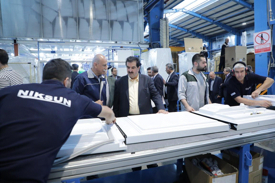 آمادگی بانک رفاه کارگران برای حمایت از واحدهای تولیدی فعال در صنعت لوازم خانگی