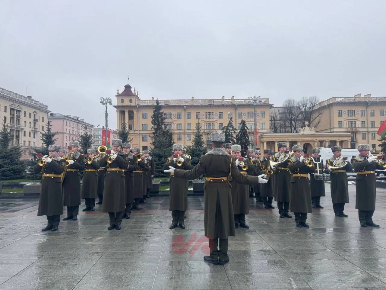 حضور وزیر امور خارجه در محل یادمان پیروزی در مینسک