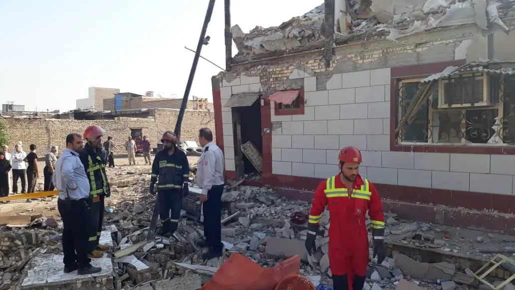 5 مصدوم در حادثه نشت گاز شهری منزل مسکونی در آبادان