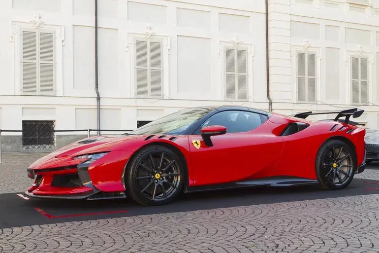 گاراژ فوق لوکس امباپه بدون گواهینامه!