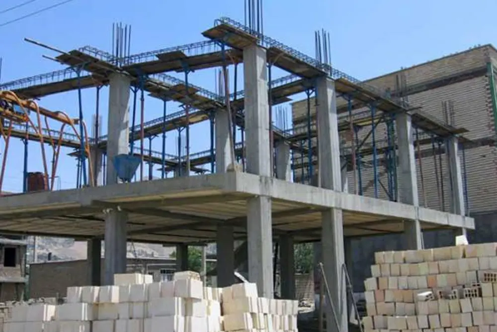 خانه‌دار شدن کارگران فسا در انتظار پیمانکار جدید
