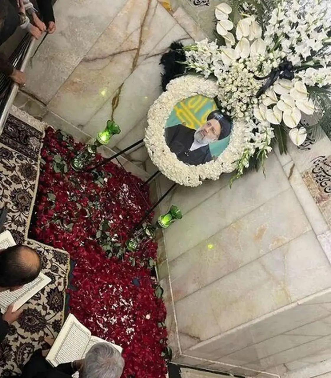 فیلم و عکس سنگ مزار شهید رئیسی در حرم رضوی 