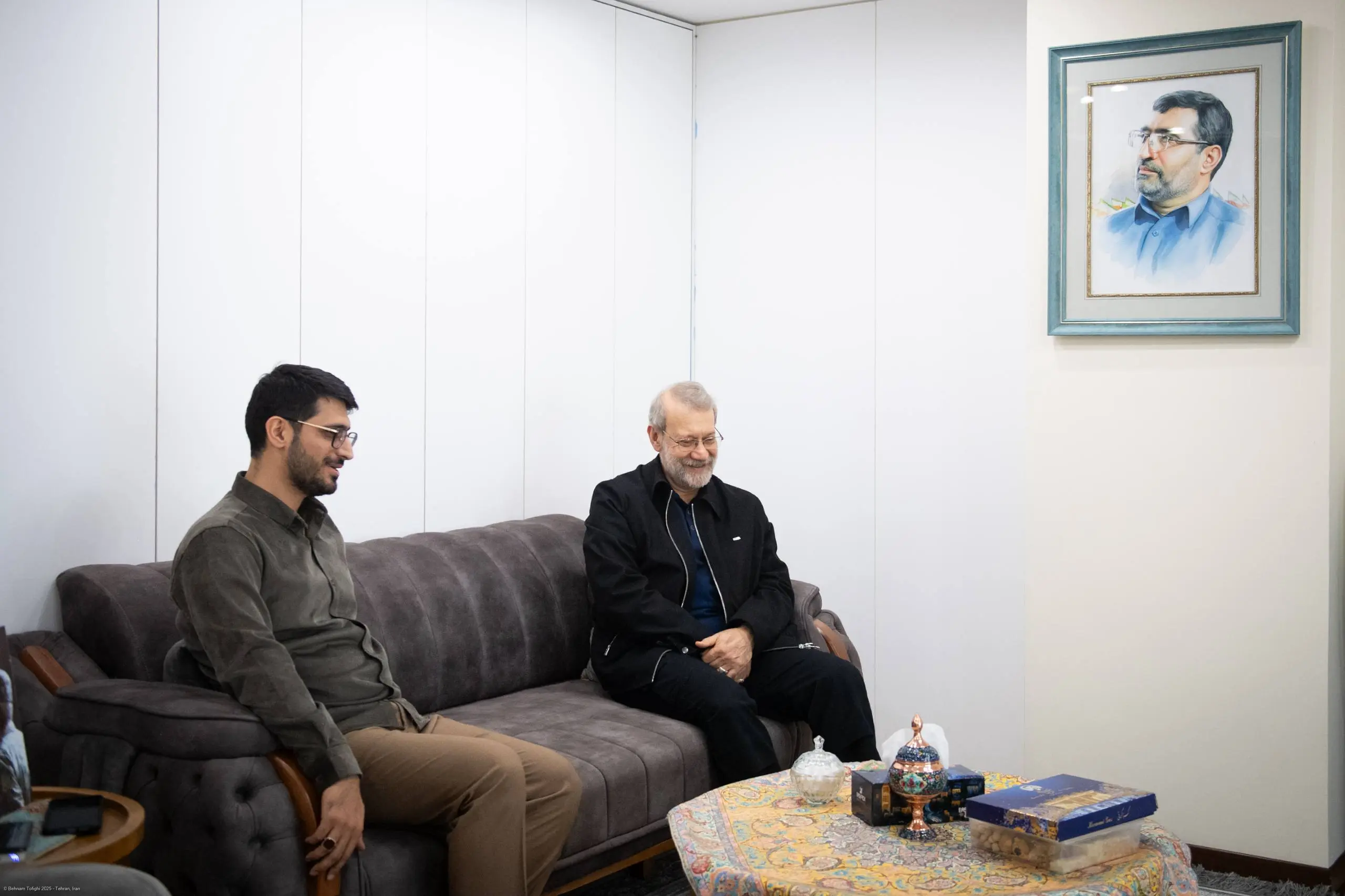 دیدار لاریجانی با خانواده شهیدان حاجی‌زاده و باقری 