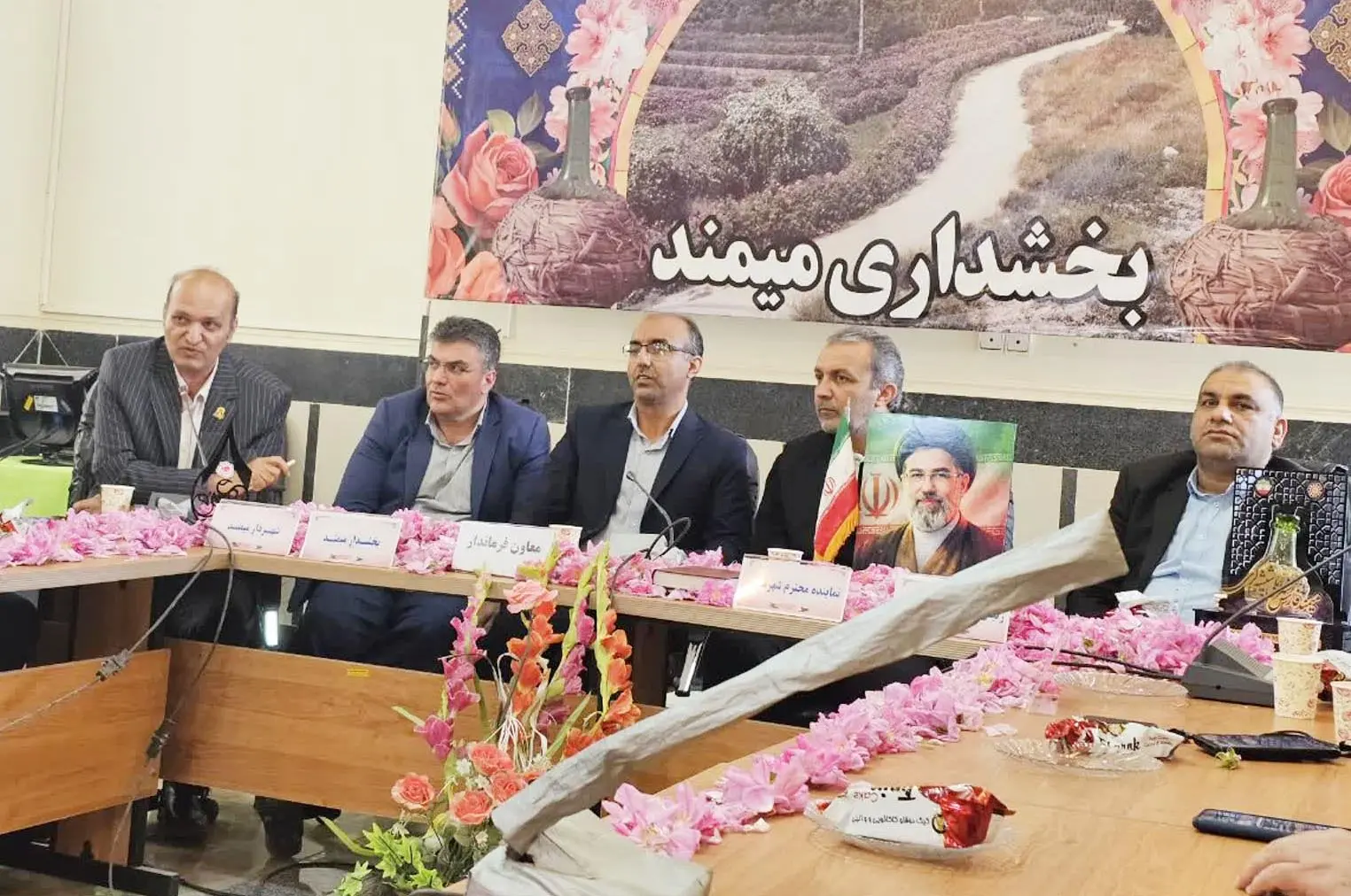 میمند؛ خاستگاه فراموش‌شده گل‌ محمدی جهان/ کمبود نقدینگی و رکود نفس تولید را گرفته است