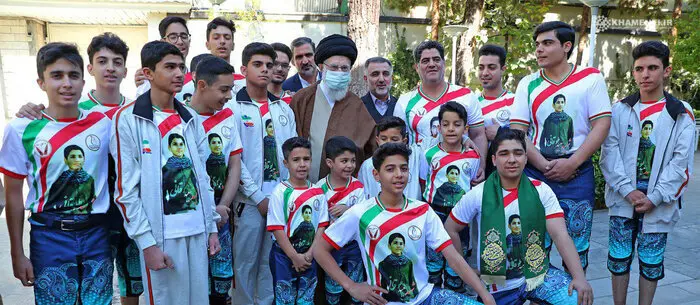 ورزشکارانی که از رهبر شهید انگشتر هدیه گرفتند+ عکس