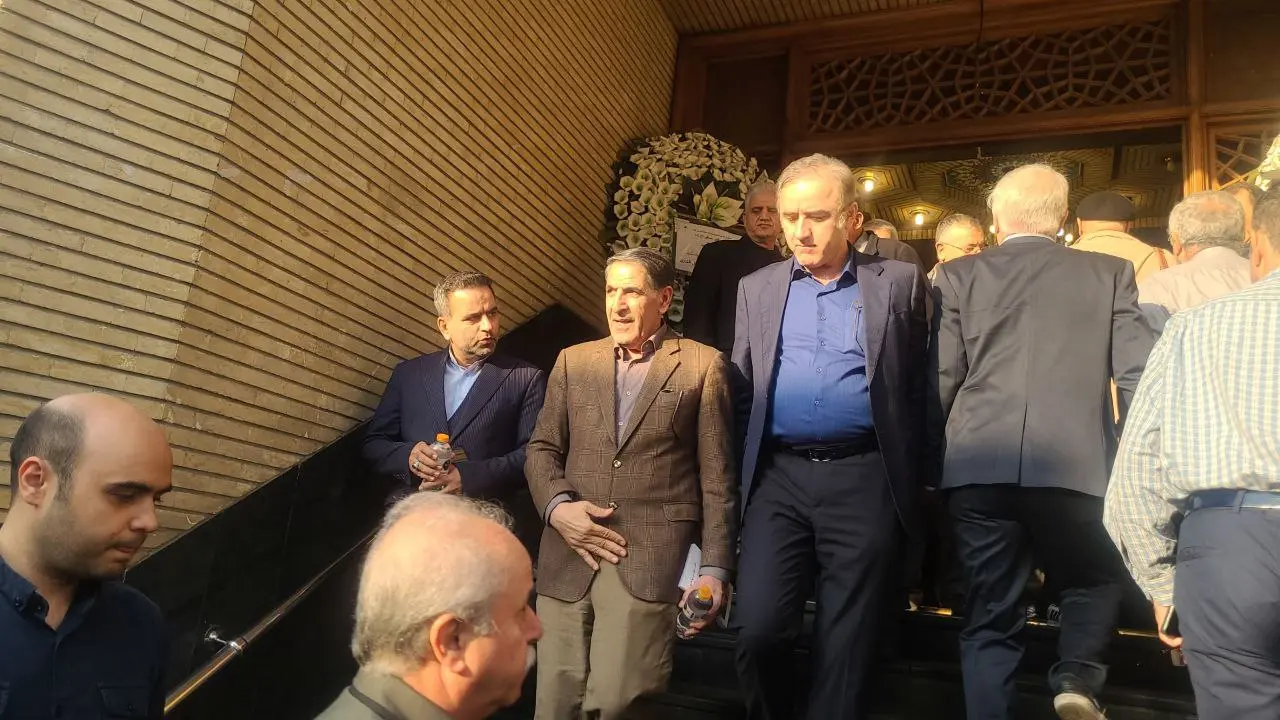 برگزاری مراسم ترحیم برادر مصطفی تاجزاده با حضور فعالان سیاسی اصلاحطلب + تصاویر