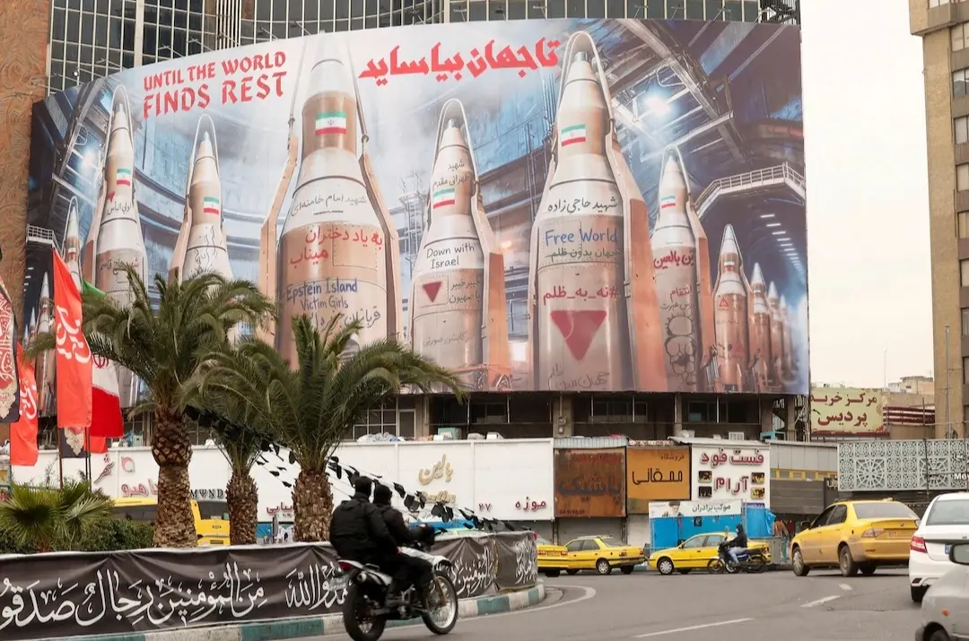 شیطان بزرگ آرزوی تصاحب ایران را به گور میبرد+ بنرها