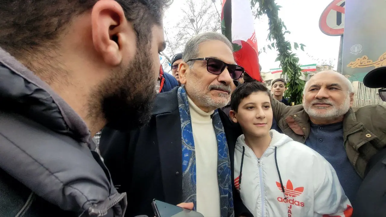 حضور شمخانی در راهپیمایی ۲۲ بهمن