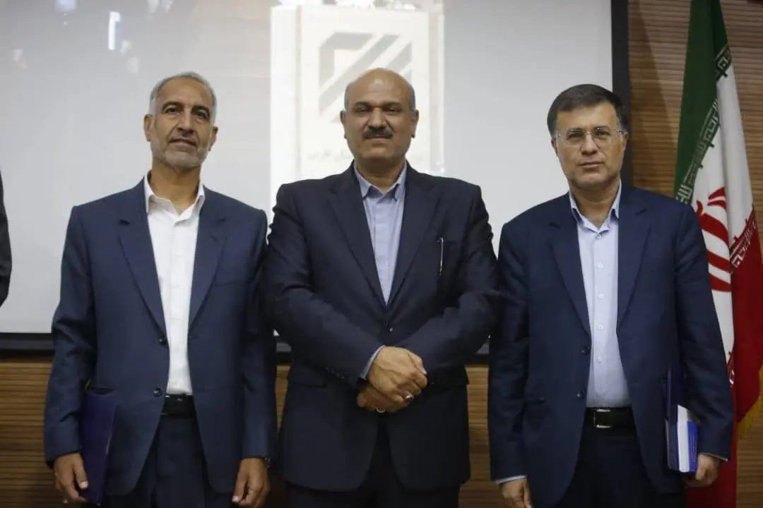 گمرکات کشور ستون فقرات تجارت و ضامن آرامش روانی جامعه‌اند