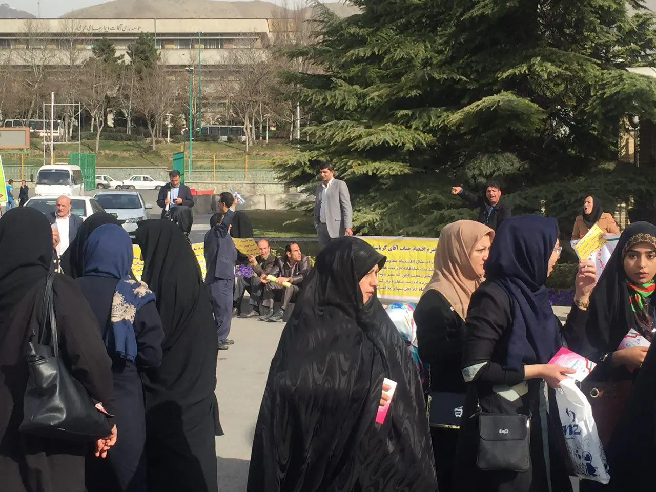 اعتراض به مراسم نکوداشت سهام عدالت+عکس