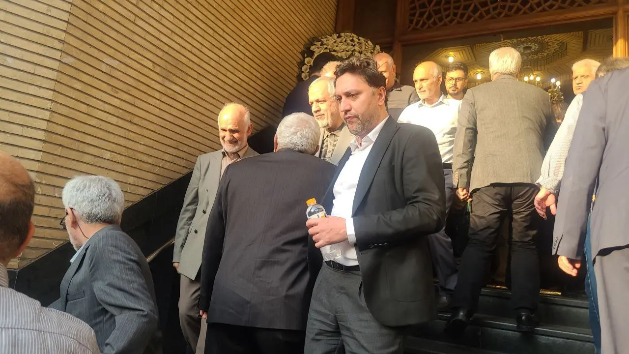 برگزاری مراسم ترحیم برادر مصطفی تاجزاده با حضور فعالان سیاسی اصلاحطلب + تصاویر