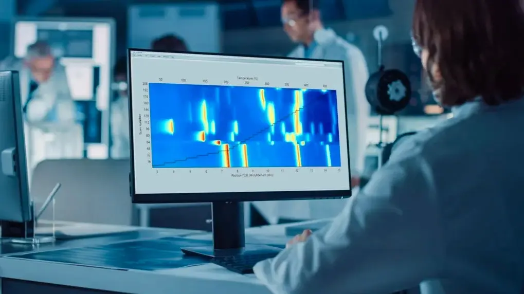 چرا استفاده از نرم‌افزارهای اورجینال در دنیای دیجیتال امروز یک ضرورت است؟