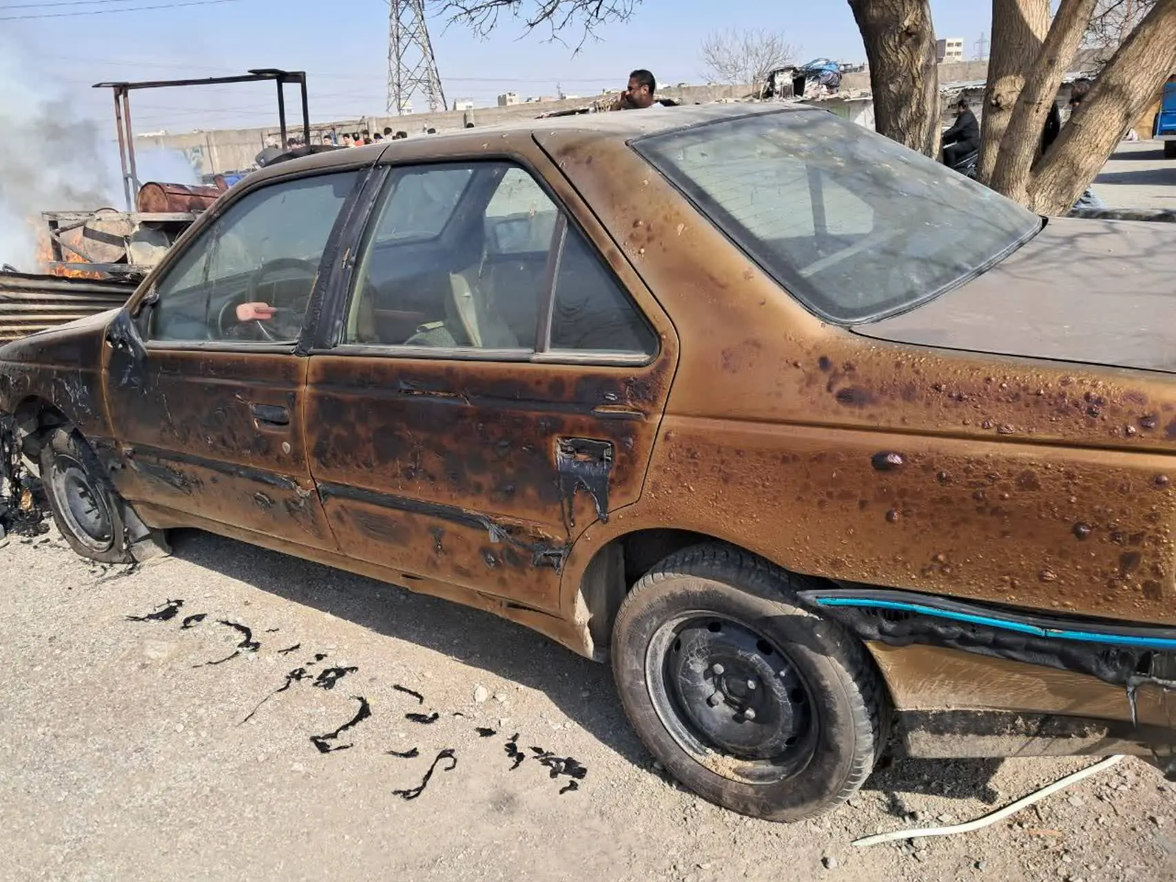 آتش‌سوزی گسترده یک گاراژ در بزرگراه آزادگان