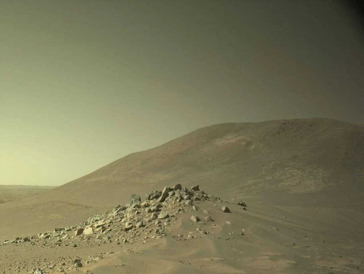 ناسا عکس‌های جدیدی منتشر کرده و ادعا می‌کند که این تصاویر از مریخ هستند