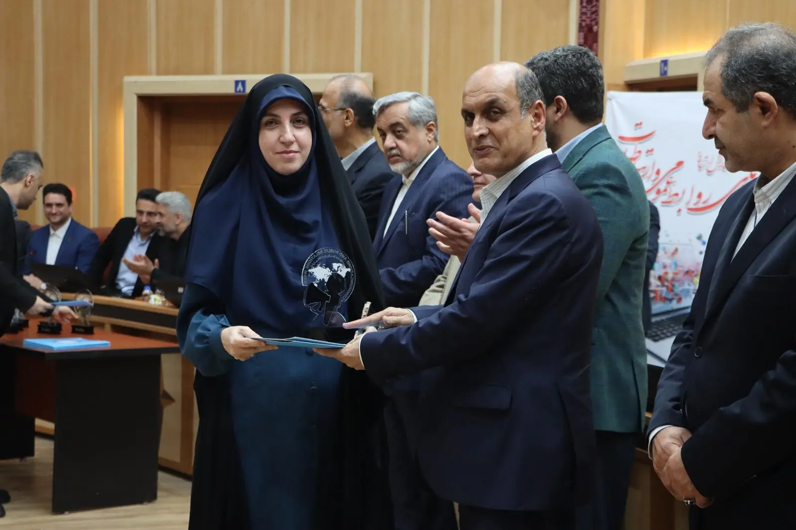 10 مدیر روابط عمومی برتر استان گیلان تجلیل شدند