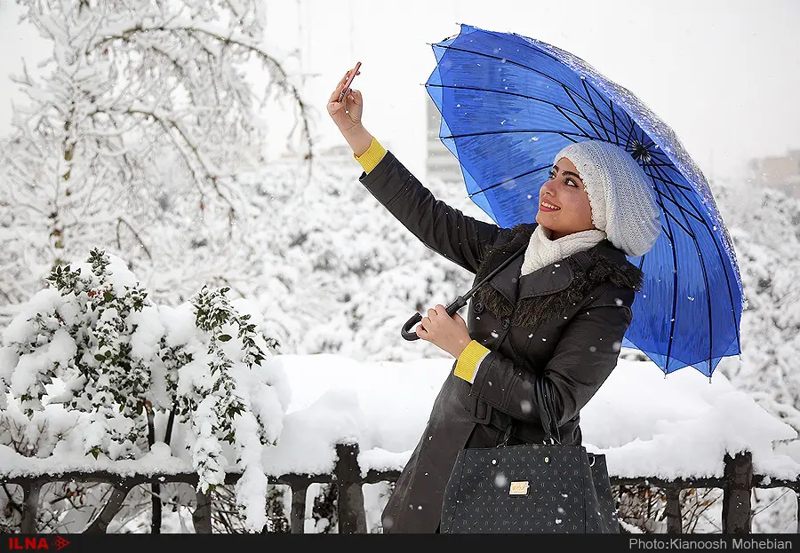 برف ؛ راهی برای درآوردن پول / ساخت خانه‌های کوچک یخی راهی برای جذب گردشگر / همدان چشم انتظار مدیرانی خواهان تغییر