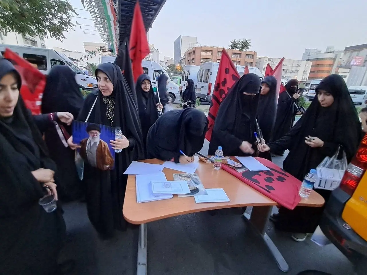 گزارش ایلنا از دومین روز از مراسم وداع با رهبر شهید/ اقامه نماز بر پیکر مطهر شهدا 
