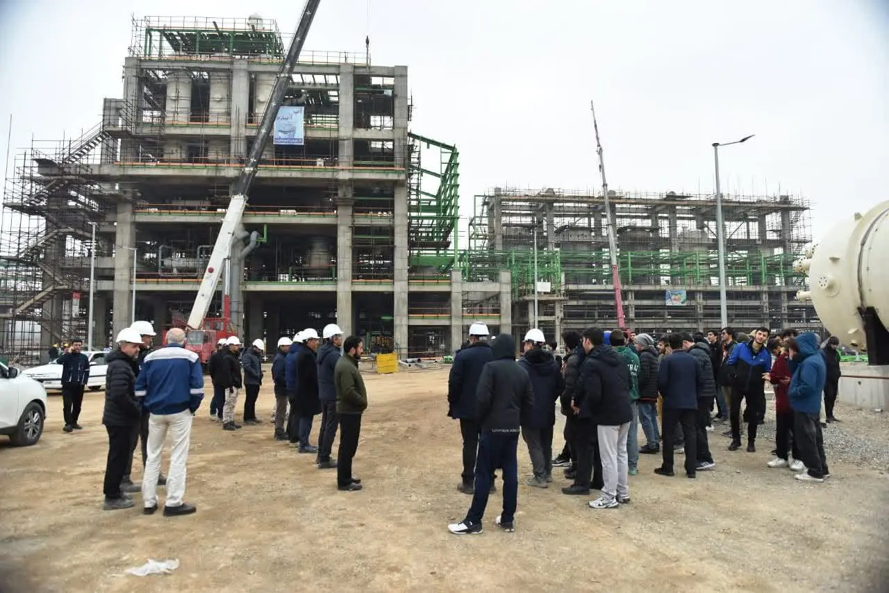 تشریح رویکردهای دانش‌بنیان، توسعه‌ای و مسئولیت اجتماعی پتروشیمی تبریز به دانشجویان دانشگاه صنعتی شریف