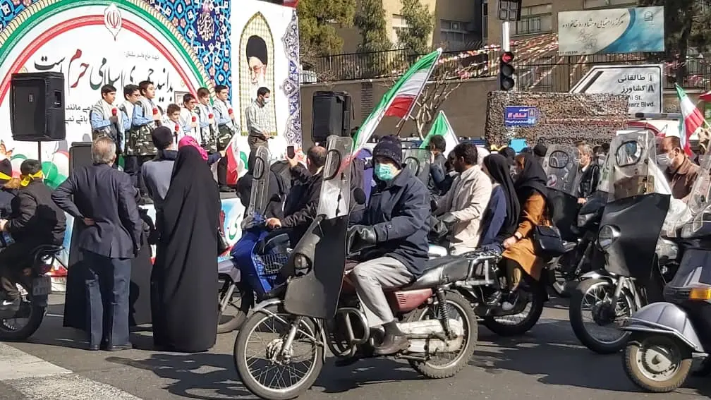 راهپیمایی نمادین سالگرد پیروزی انقلاب اسلامی برگزار شد+فیلم و عکس