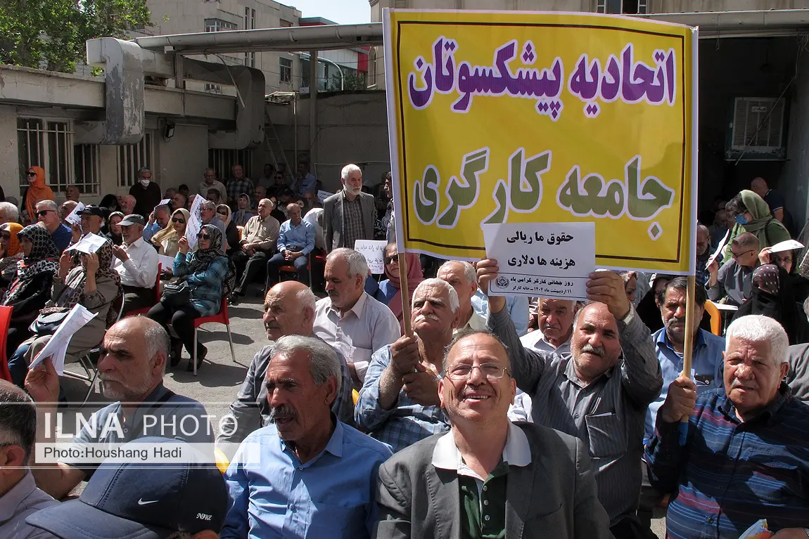 حل مشکلات مسکن کارگران و بازنشستگان اولویت ماست/ اقدامات دولت نباید در جهت کوچک کردن دارایی و سفره کارگران باشد