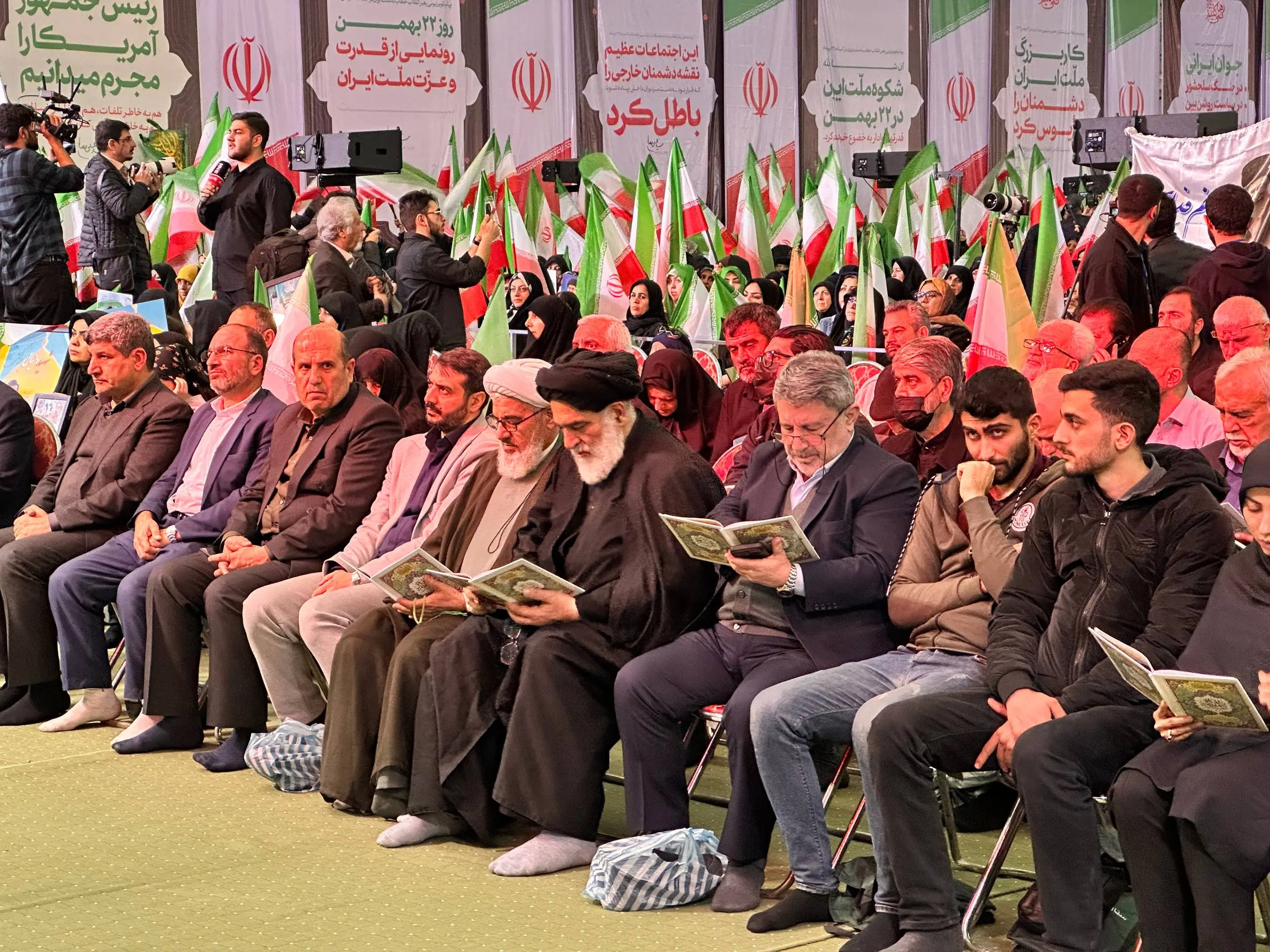 آغاز مراسم چهلم جانباختگان حوادث دی ماه در مصلی امام خمینی(ره) تهران