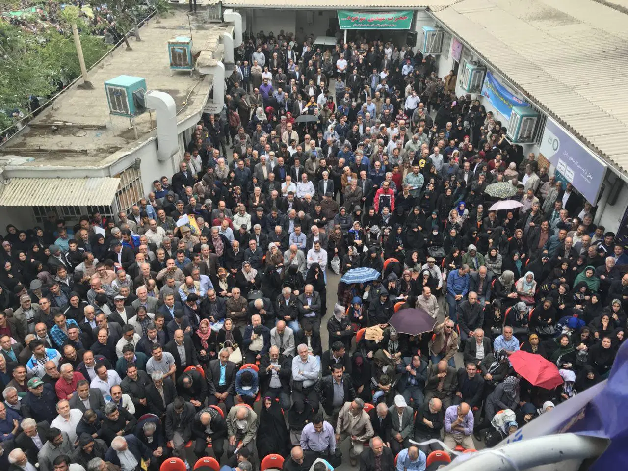 وزیر بهداشت دستش را از جیب کارگران درآورد/ هرچه دهان کارگران را ببندید دهان خورندگان بازمی‌شود/ تصمیم‌گیران منتظر اعتراض‌های جدی‌تر کارگران باشند+ فیلم و عکس