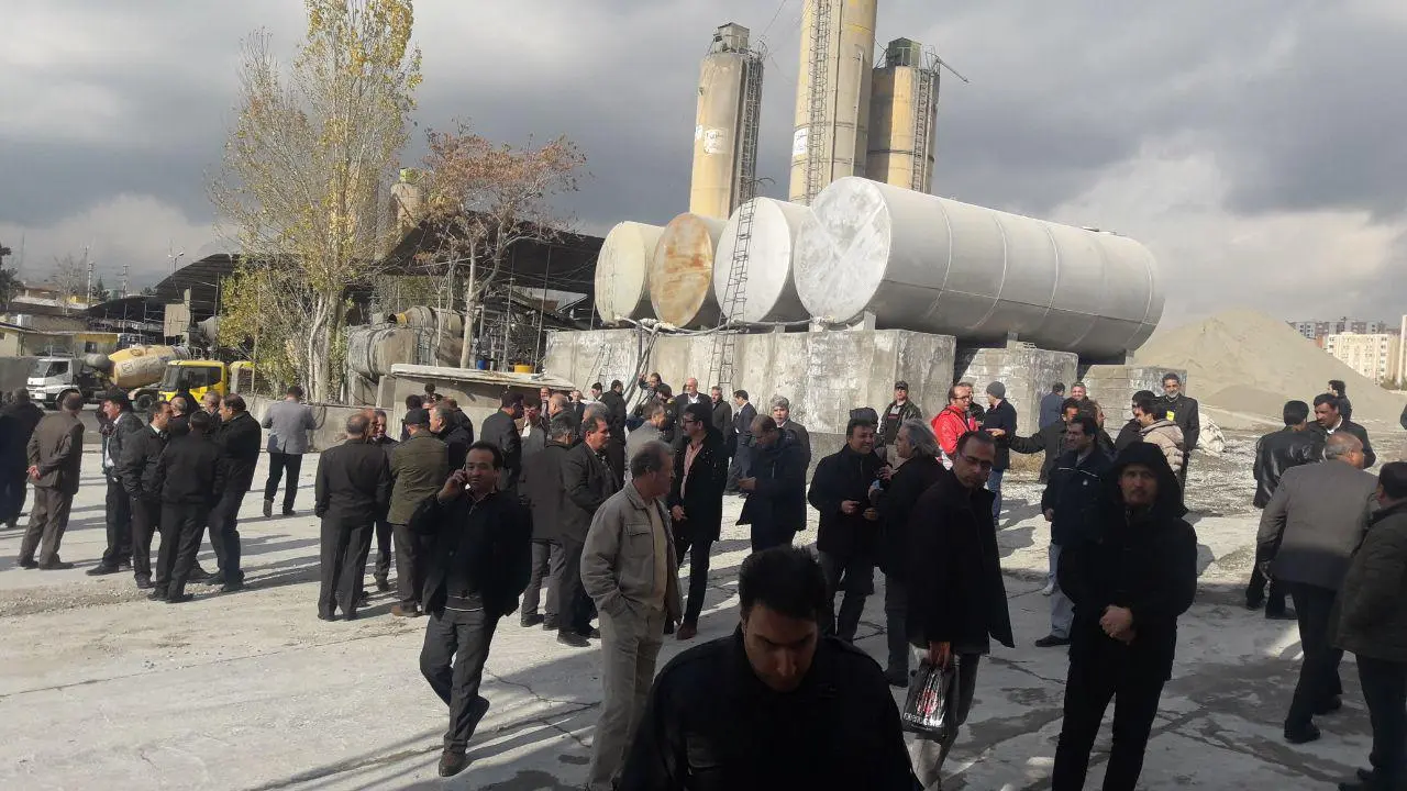 روز دوم تجمع کارگران پگاه تهران/معترضان شب را در زمینهای تصرفشده، ماندند