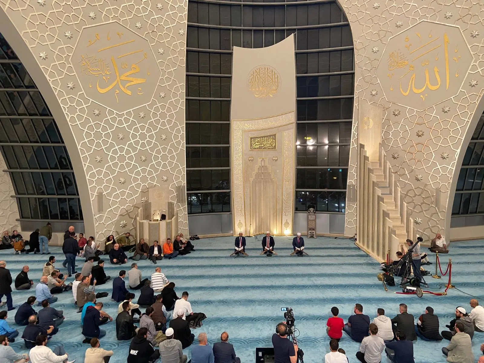 هفته وحدت از دریچه دوربین عکاسان جهان/ میلاد حضرت رسول (ص)؛ شعف و همبستگی جهانی+عکس‌هایی از سراسر جهان 