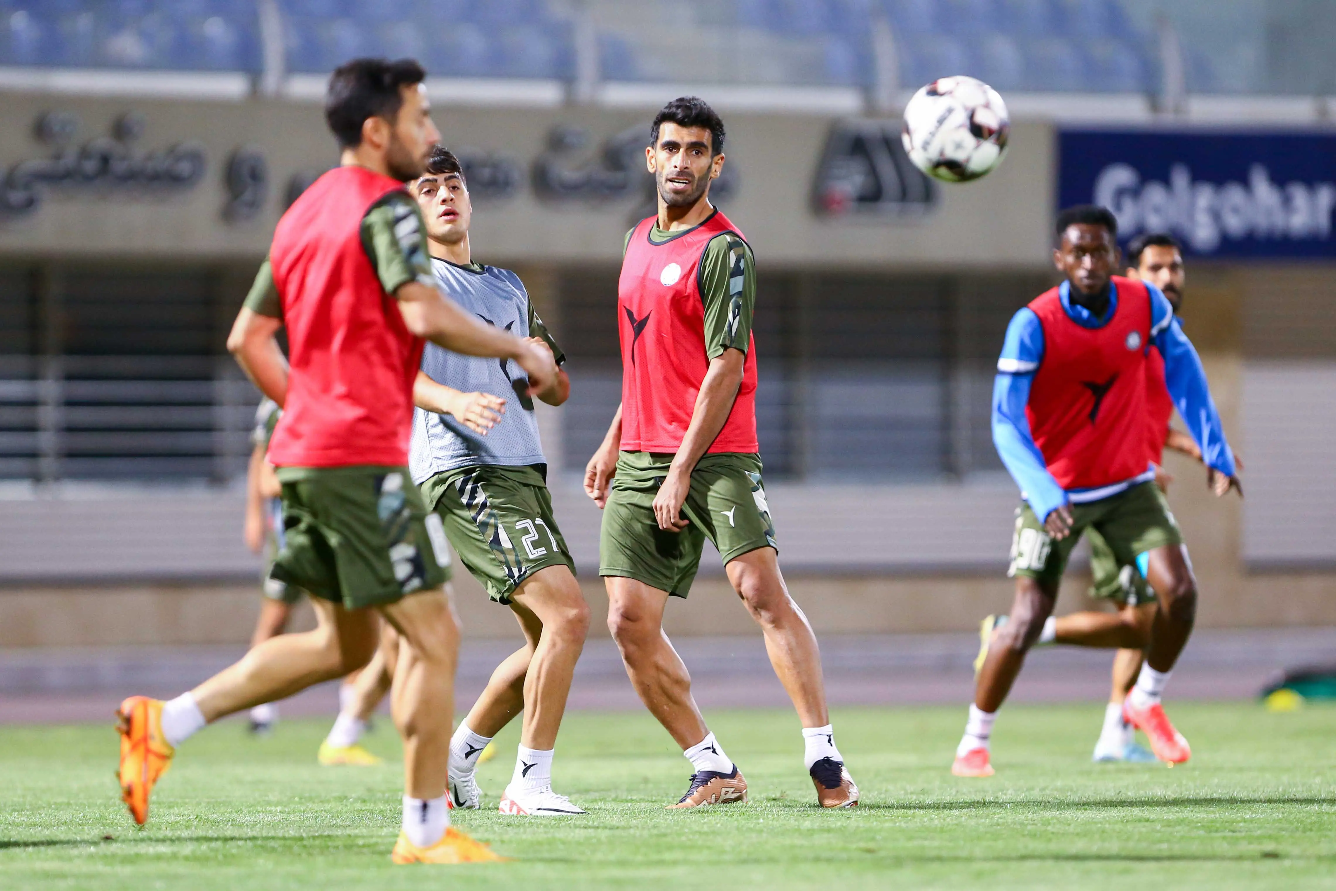 ادامه تمرینات گل‌گهر با حضور تورس و مهاجم هلندی تبار برای بازی با پرسپولیس +عکس
