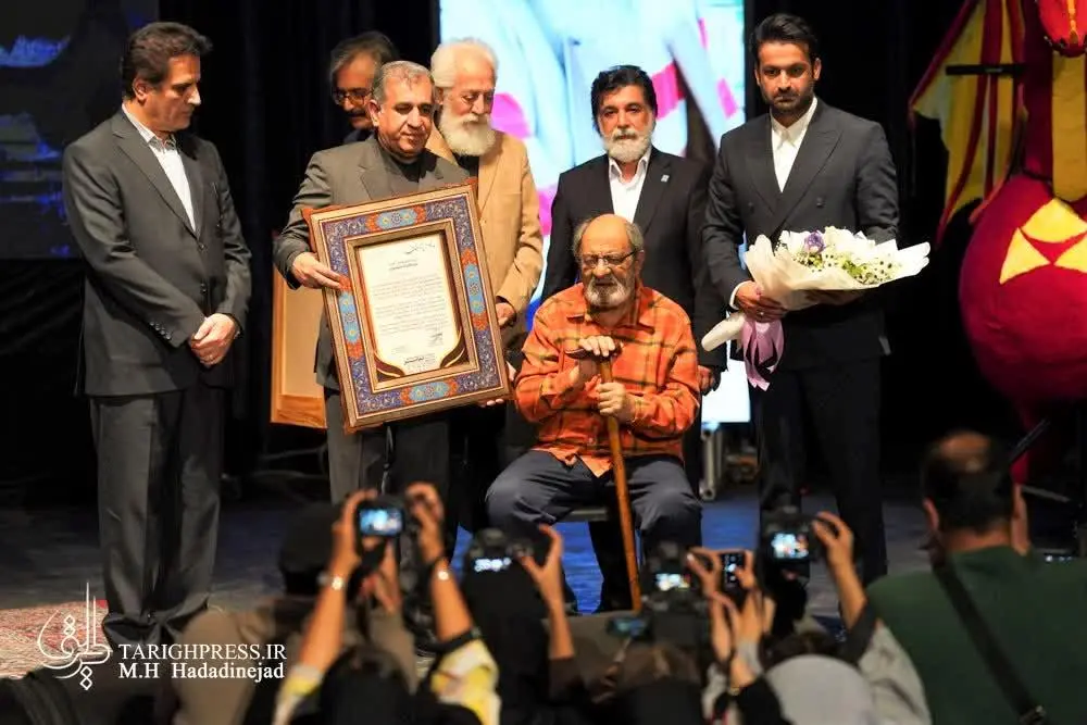 «در انتظار ملاقات با گودو»؛ «ترانسفر» و «جومن جن» جوایز را ربودند