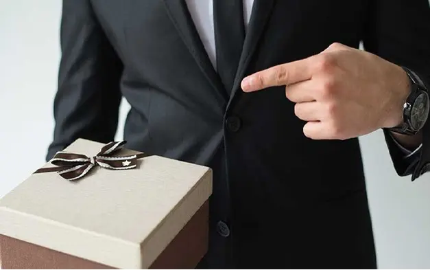 اشتباهات رایج در سفارش هدیه سازمانی بانوان