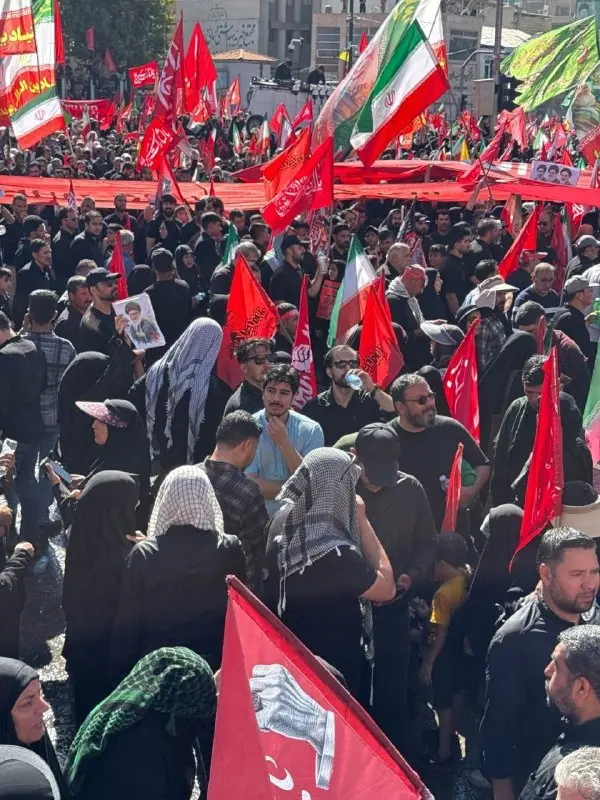 میزبانی تمام قد مشهد از پیکر رهبر شهید/ حضور بیش از ۴۷۰۰ میهمان خارجی در مراسم تشییع و تدفین پیکرها