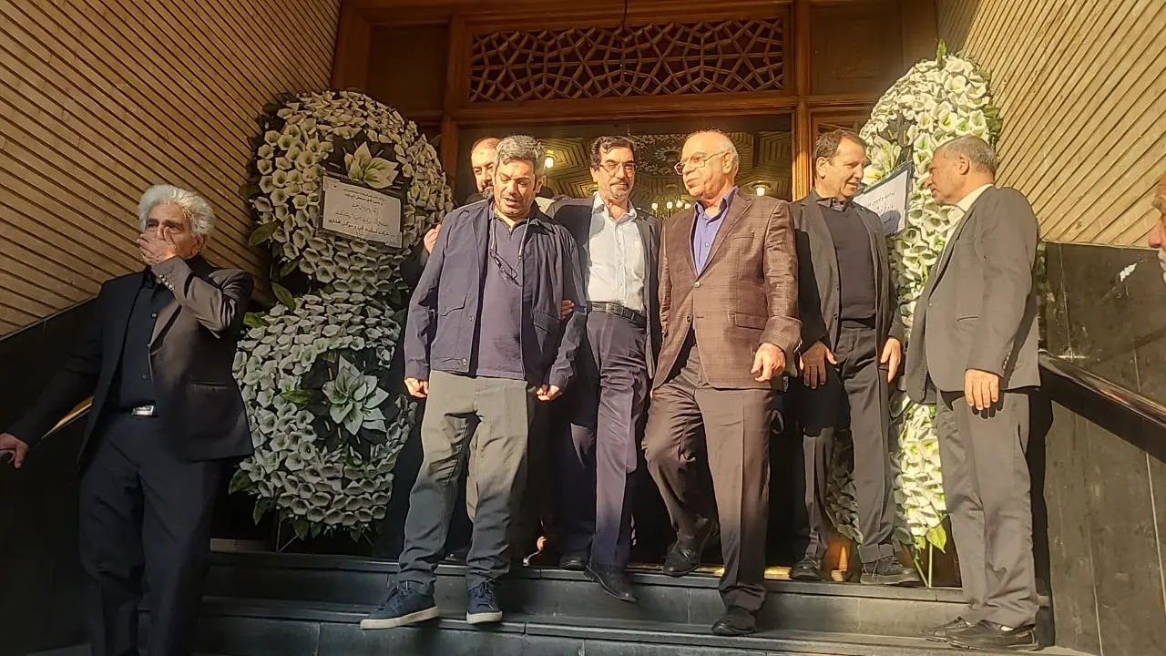 برگزاری مراسم ترحیم برادر مصطفی تاجزاده با حضور فعالان سیاسی اصلاحطلب + تصاویر