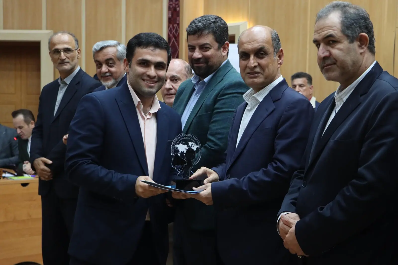 10 مدیر روابط عمومی برتر استان گیلان تجلیل شدند