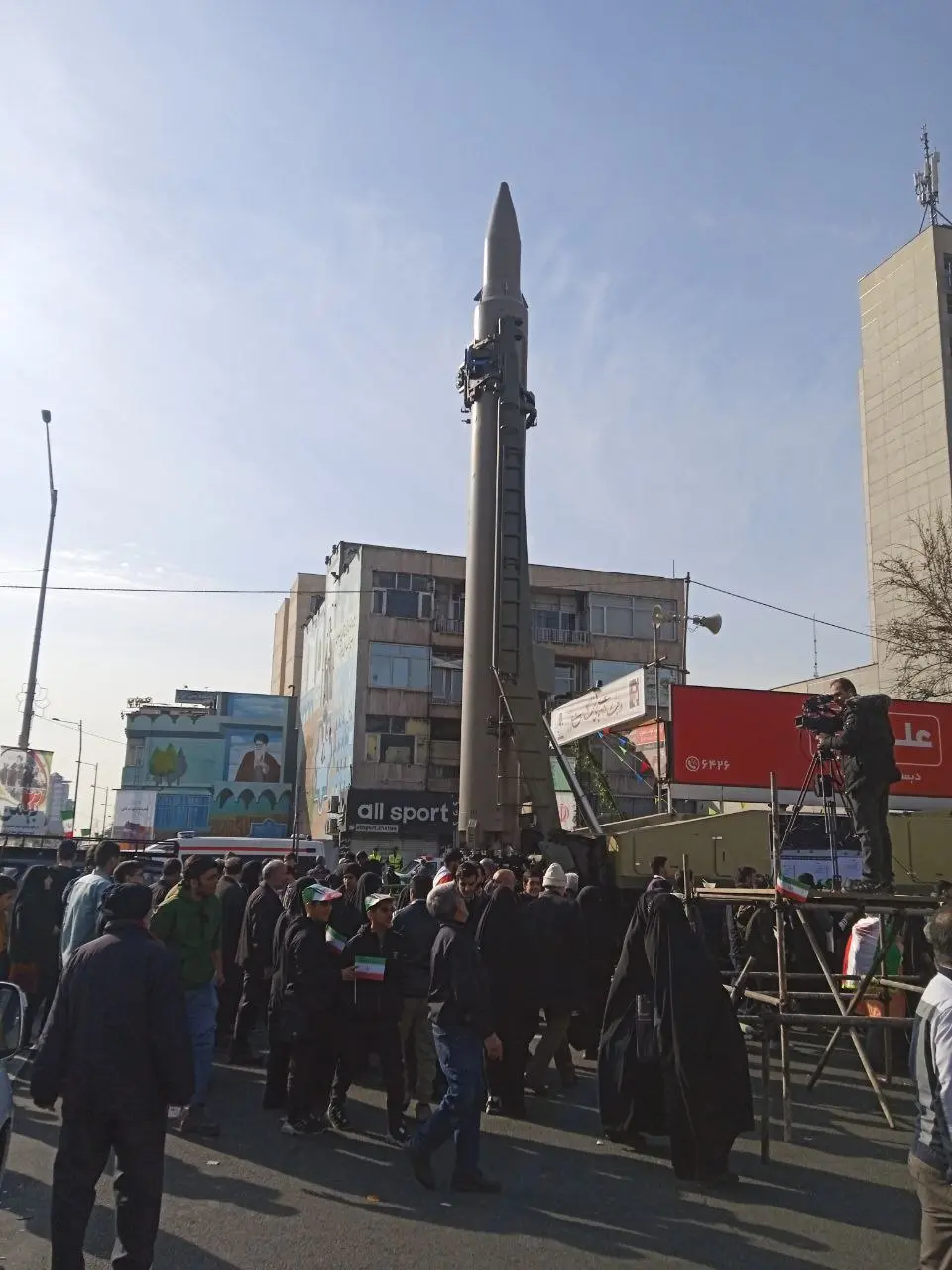 ایرانیان ۴۵ سالگی انقلاب را جشن گرفتند