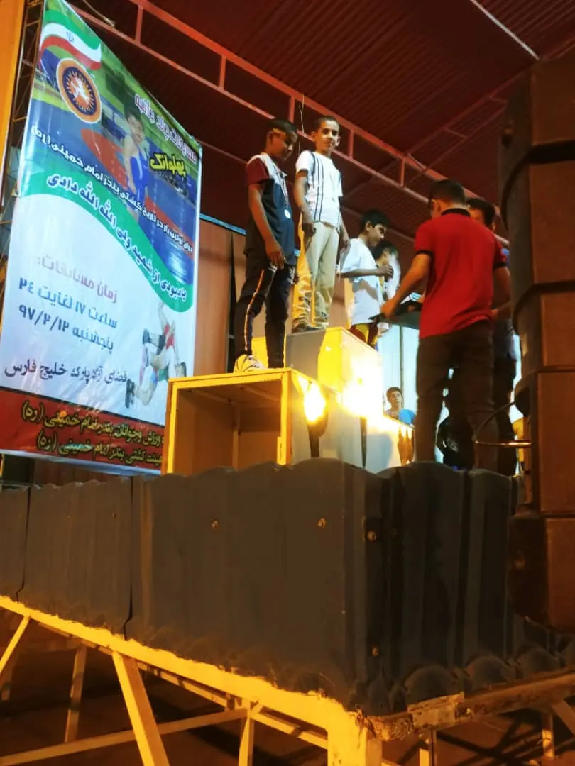 بندر امام خمینی قهرمان مسابقات ۵ جانبه کُشتی پهلوانک ها جام شهید ولی الله الهدادی شد