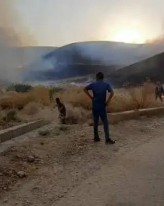 به علت خرابی خودروی آتش‌نشانی، مردم آتش سوزی‌ ده شیخ را مهار کردند/ یک مسئول:  پمپ خودروی آتش نشانی در دست تعمیر است