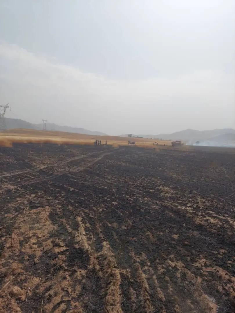 مهار آتش سوزی در هفتاد هکتار از مراتع کشاورزی ایذه 