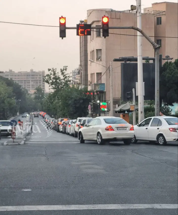  وضعیت کنونی پمپ بنزین خیابان پاسداران/عکس