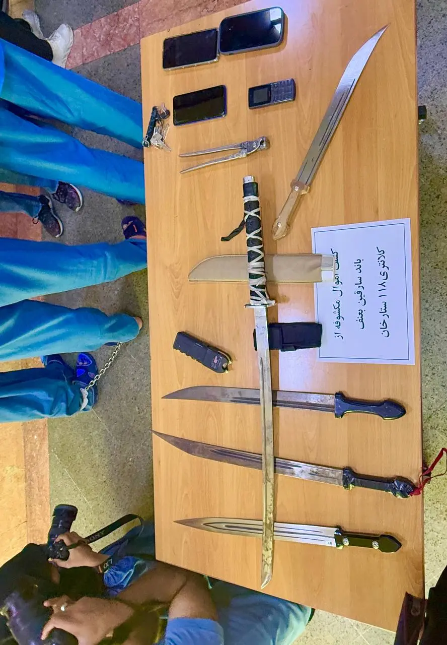 دستگیری سارقان زورگیر و خشن ستارخان؛ حمله به شهروندان در پارکینگ با قمه و شمشیر + عکس و فیلم