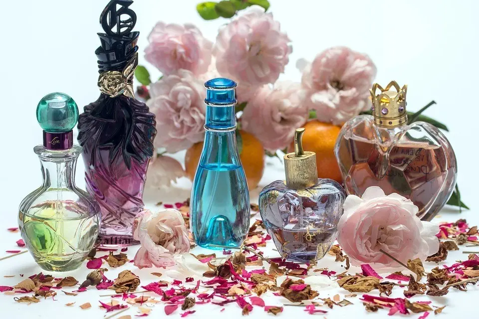 چرا عطر فرانسه مشهور است