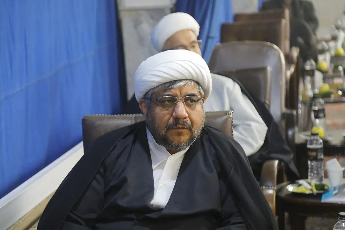  مرحوم آیت‌الله صانعی خاستگاه مشروعیت حکومت‌ها را رضایت عامه و رأی اکثریت می‌دانست