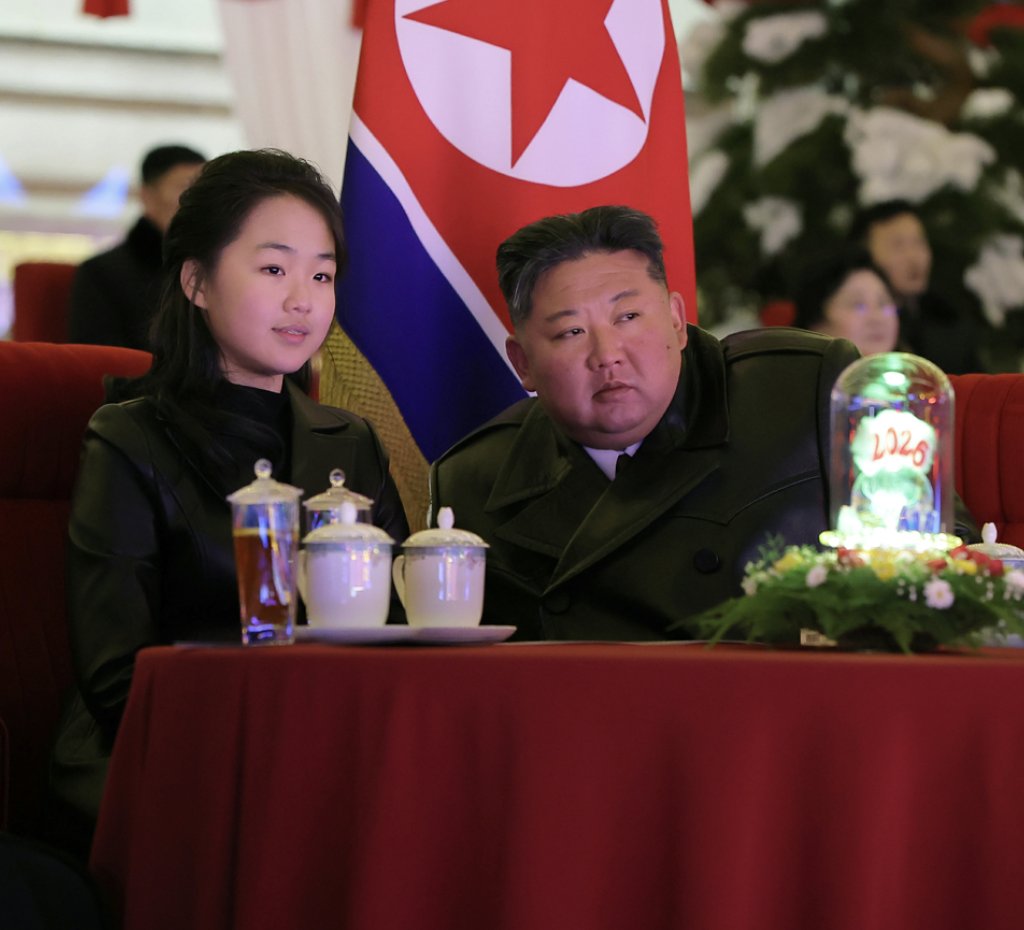 حضور کیم به همراه دخترش در مراسم سال نو پیونگ‌یانگ+ تصاویر