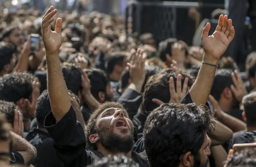 اربعین پدیدهای فراتر از یک آیین مذهبی/ بزرگترین اجتماع سالانه جهان+ عکسهای رسانههای خارجی