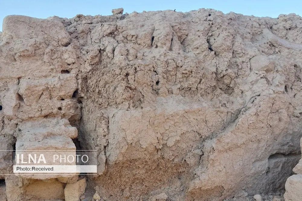 آسیب بارندگی‌ها به دیوارهای کاهگلی قلعه ازبکی/ ۳۰۰ میلیون برای بازپیرایی کاهگل‌های محافظ نیاز داریم