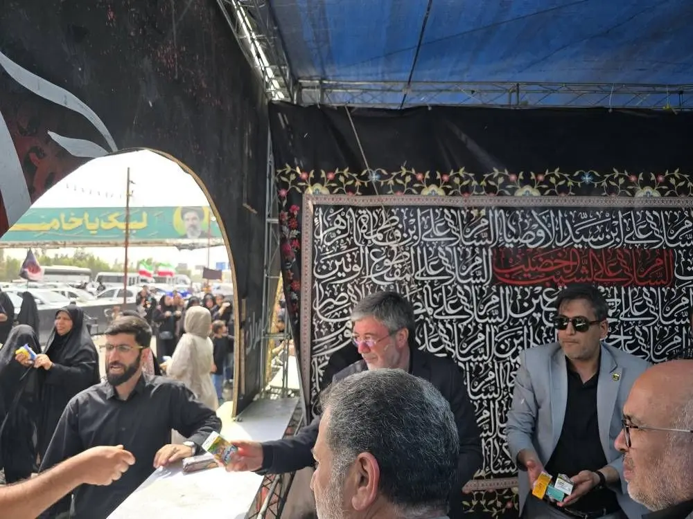 بازدید دکتر علی جباری از ایستگاه‌های خدمت‌رسانی بیمه ایران در مراسم تشییع امام شهید در قم

