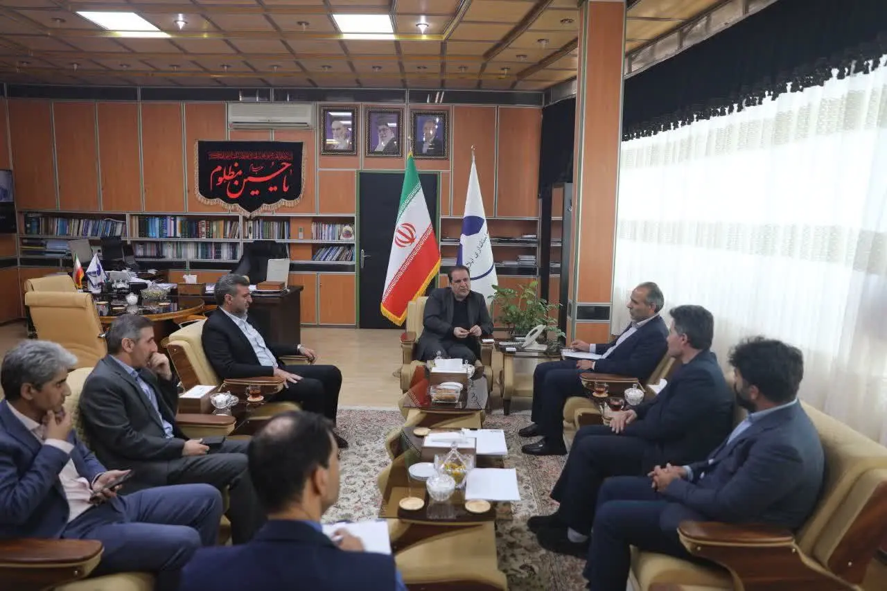 احداث نیروگاه‌های ۱۰۰ مگاواتی مهران و مسقف کردن پارکینگ اربعین