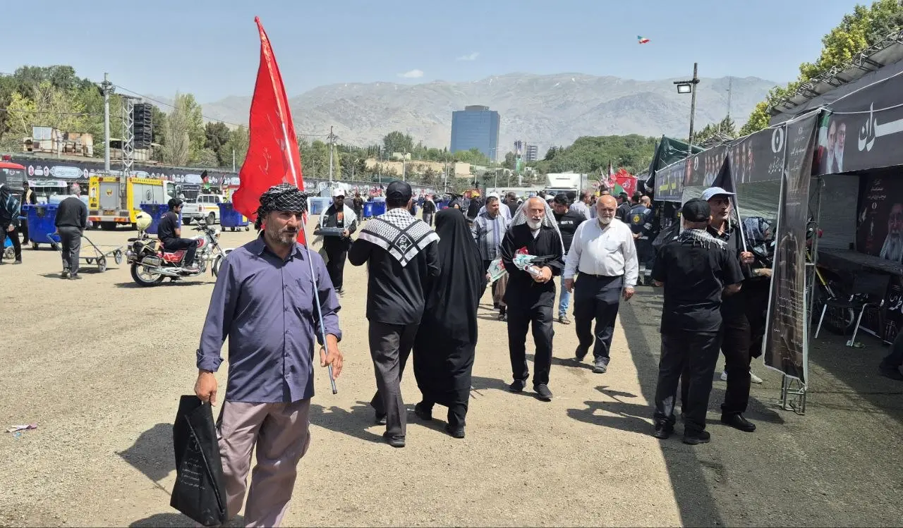 برگزاری مراسم وداع با رهبر شهید انقلاب در مصلای تهران