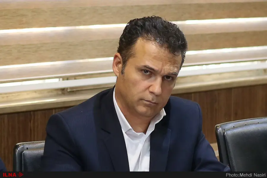 لاستیک 3 میلیونی، 8 میلیون در بازار فروخته میشود/ 30 درصد از خردهفروشان ورشکست شدهاند/ مازاد تولید به افراد خاص داده میشود/تولیدکنندگان ملزم به ارائه آمار به اتحادیهها نیستند